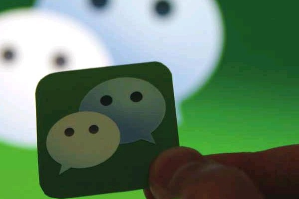 陌陌上发的消息，怎么微信朋友圈里也同步发？怎么取消？